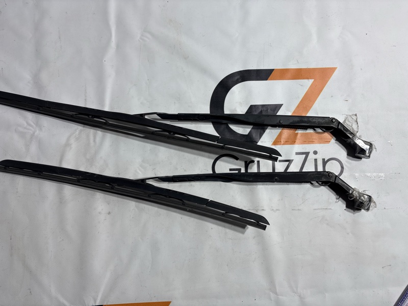 Дворник Toyota Land Cruiser UZJ200W 2UZ-FE 2008 передний (б/у)
