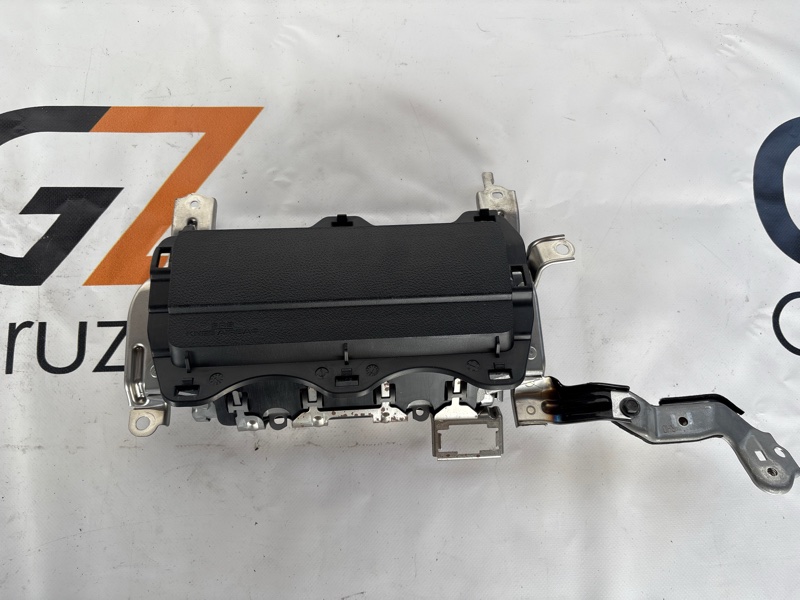 Подушка безопасности колен Toyota Land Cruiser UZJ200W 2UZ-FE 2008 (б/у)