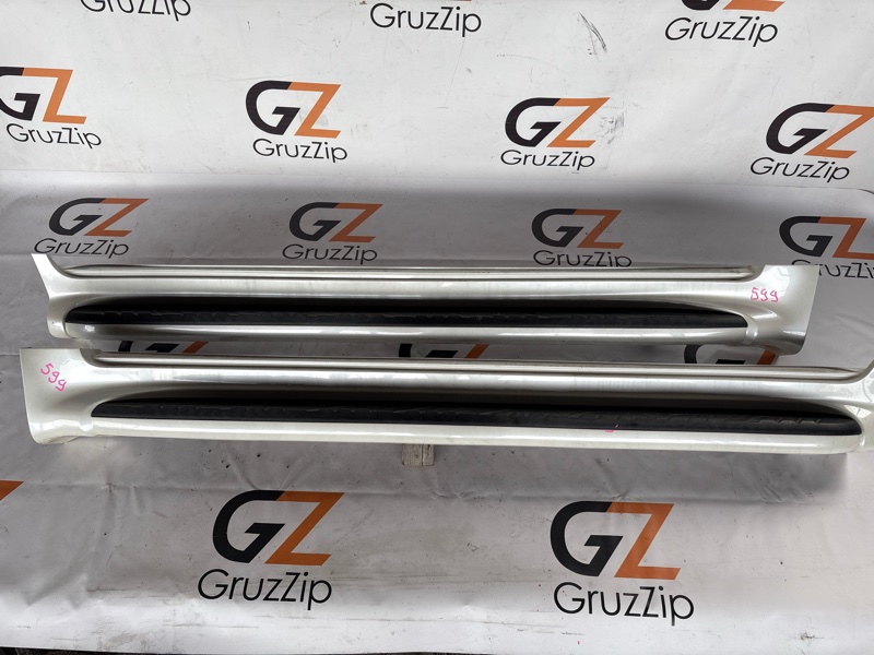 Подножка Toyota Land Cruiser UZJ200W 2UZ-FE 2008 (б/у)