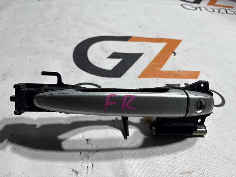 Ручка двери внешняя Toyota Land Cruiser Prado GRJ121W 1GR-FE 2005 передняя правая (б/у)