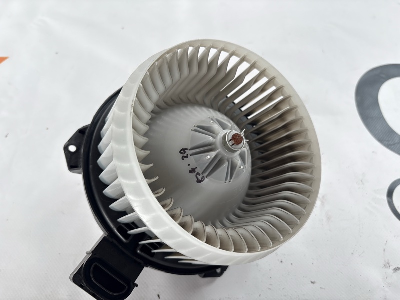 Мотор печки Toyota Land Cruiser Prado GRJ121W 1GR-FE 2005 (б/у)