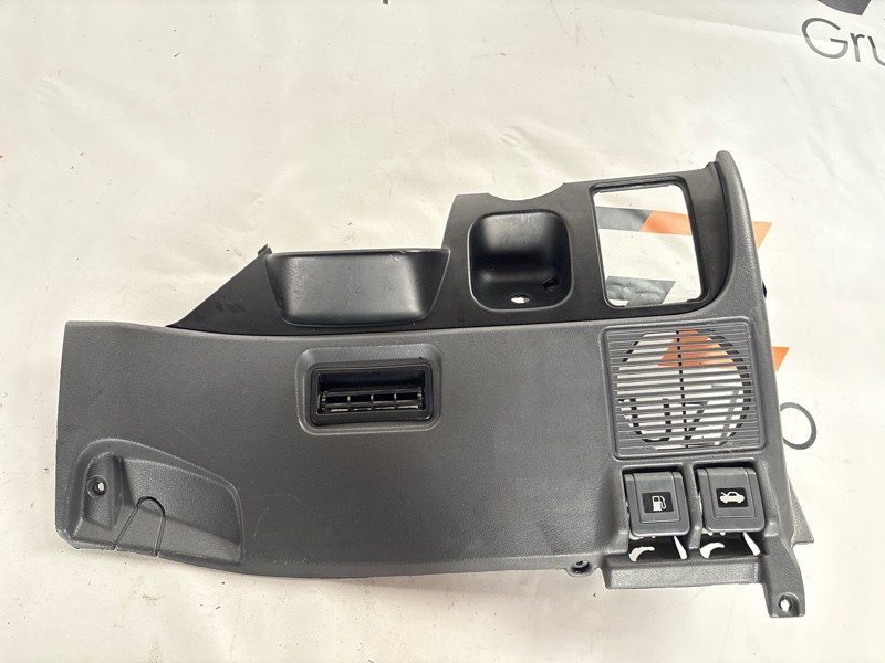 Пластик под руль Toyota Land Cruiser HDJ81V 1HD-T 1993 (б/у)