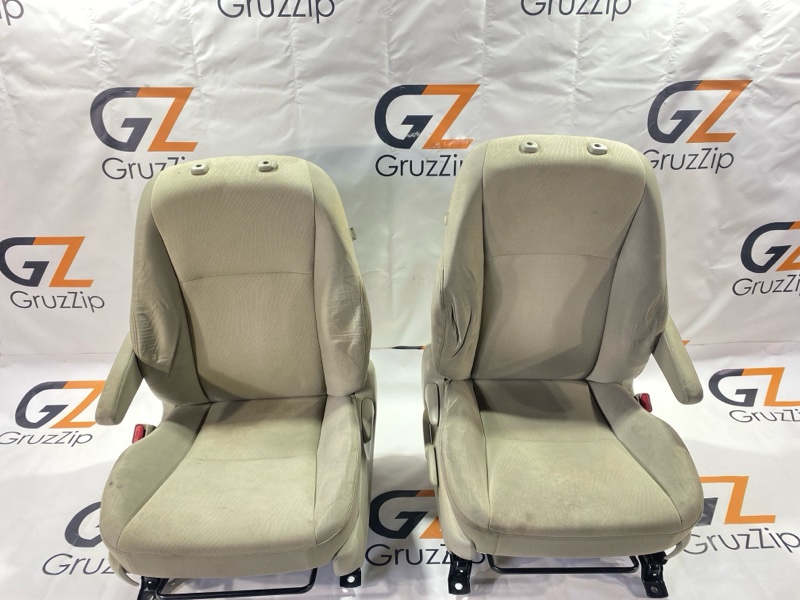 Комплект сидений Toyota WISH ZGE25W 2ZRFAE 2009 передний (б/у)