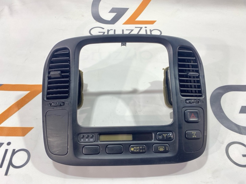 Консоль под магнитолу Toyota Land Cruiser Cygnus UZJ100W 2UZ-FE 2000 (б/у)