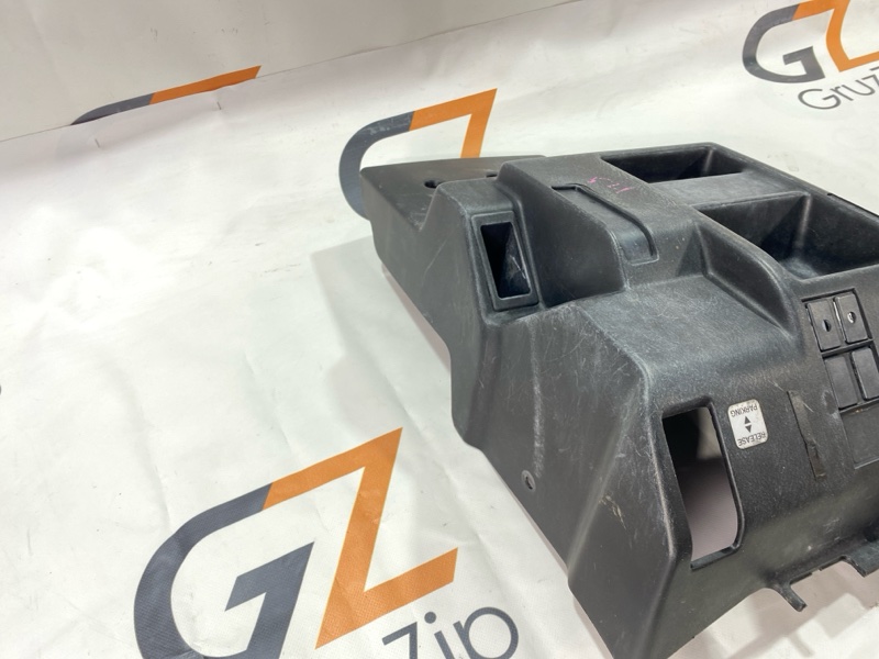 Пластик салона Isuzu Giga CYJ77W6 6UZ1 2006 (б/у) Пластик салона Isuzu Giga CYJ77W6 6UZ1 2006 (б/у)