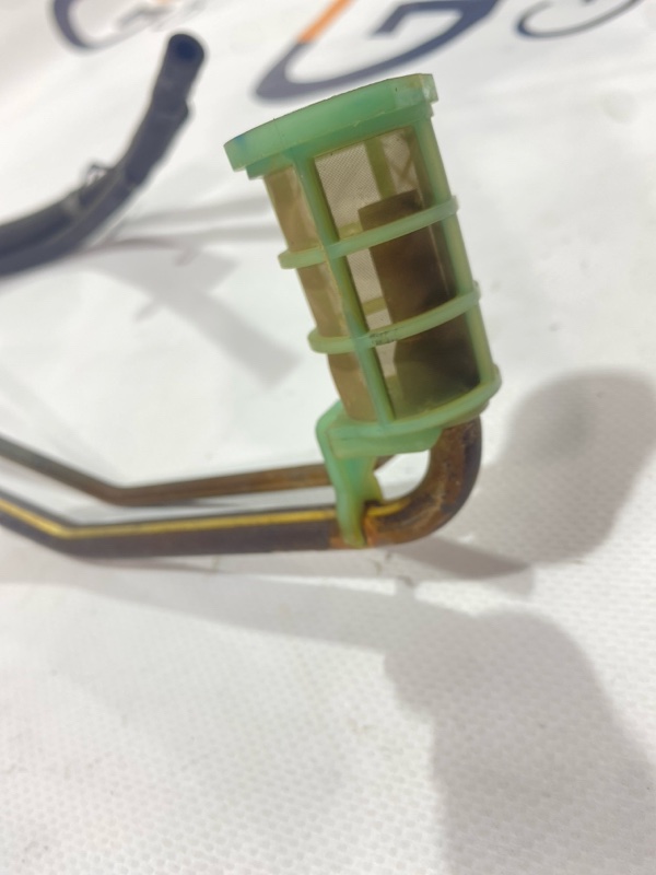 Топливный насос Toyota Hilux Surf KZN130W 1KZ-TE 1994 (б/у) Топливный насос Toyota Hilux Surf KZN130W 1KZ-TE 1994 (б/у)