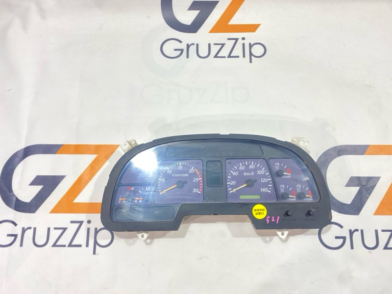 Панель приборов Isuzu Giga CYJ77W6 6UZ1 2006 (б/у) Панель приборов Isuzu Giga CYJ77W6 6UZ1 2006 (б/у)