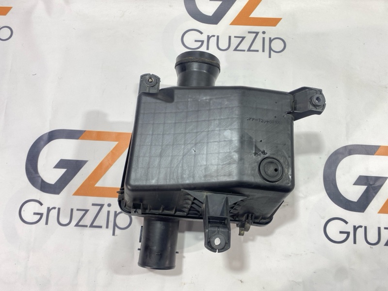 Корпус воздушного фильтра Toyota Land Cruiser Cygnus UZJ100W 2UZ-FE 2000 (б/у) Корпус воздушного фильтра Toyota Land Cruiser Cygnus UZJ100W 2UZ-FE 2000 (б/у)