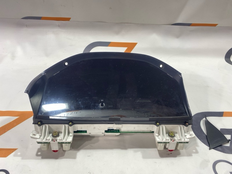 Спидометр Toyota Land Cruiser Cygnus UZJ100W 2UZ-FE 2000 (б/у) Спидометр Toyota Land Cruiser Cygnus UZJ100W 2UZ-FE 2000 (б/у)