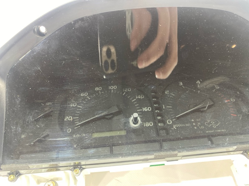 Спидометр Toyota Land Cruiser Cygnus UZJ100W 2UZ-FE 2000 (б/у) Спидометр Toyota Land Cruiser Cygnus UZJ100W 2UZ-FE 2000 (б/у)