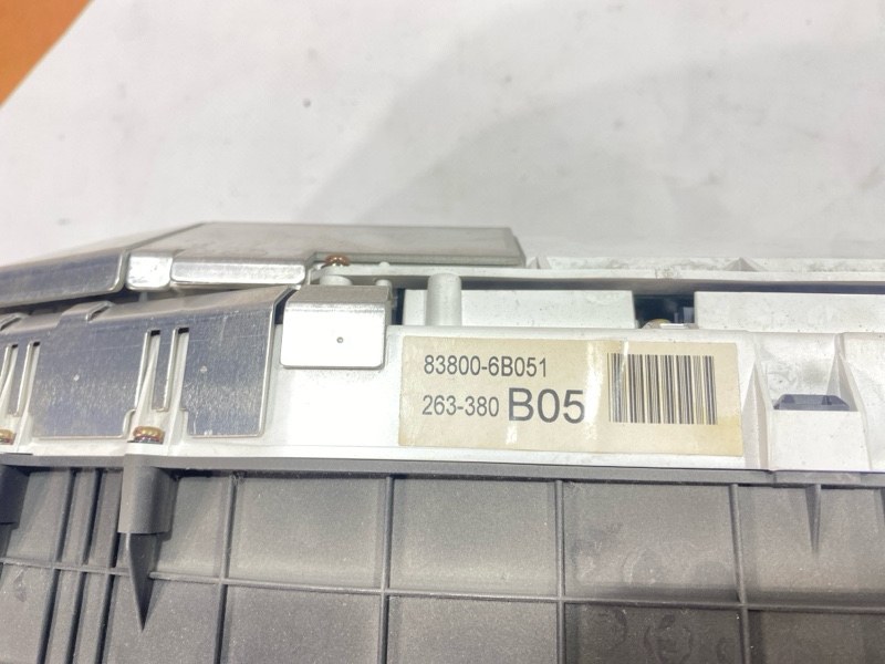 Спидометр Toyota Land Cruiser Cygnus UZJ100W 2UZ-FE 2000 (б/у) Спидометр Toyota Land Cruiser Cygnus UZJ100W 2UZ-FE 2000 (б/у)