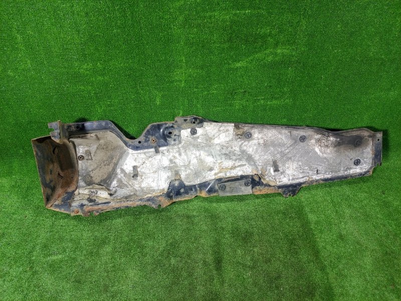 Защита двигателя Isuzu Giga CYL50 6WA1 1998 левая (б/у) Защита двигателя Isuzu Giga CYL50 6WA1 1998 левая (б/у)