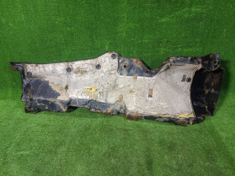 Защита двигателя Isuzu Giga CYL50 6WA1 1998 левая (б/у) Защита двигателя Isuzu Giga CYL50 6WA1 1998 левая (б/у)