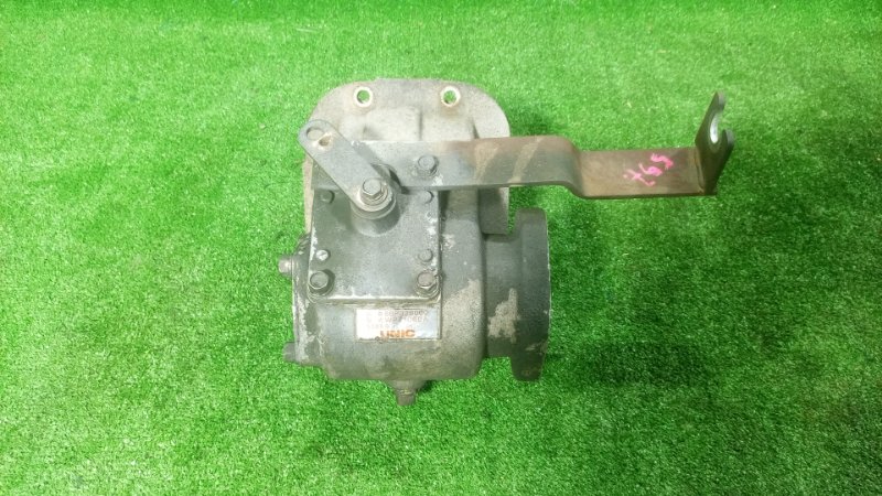 Редуктор отбора мощности (ПТО) Isuzu Giga CXZ72 12PD1 1990 (б/у) Редуктор отбора мощности (ПТО) Isuzu Giga CXZ72 12PD1 1990 (б/у)