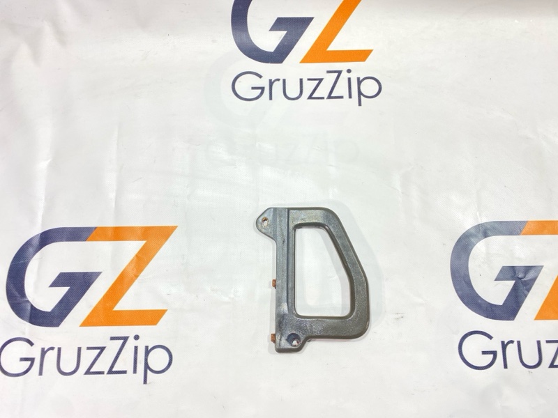 Ручка кабины Isuzu Giga CYJ77W6 6UZ1 2006 правая (б/у) Ручка кабины Isuzu Giga CYJ77W6 6UZ1 2006 правая (б/у)