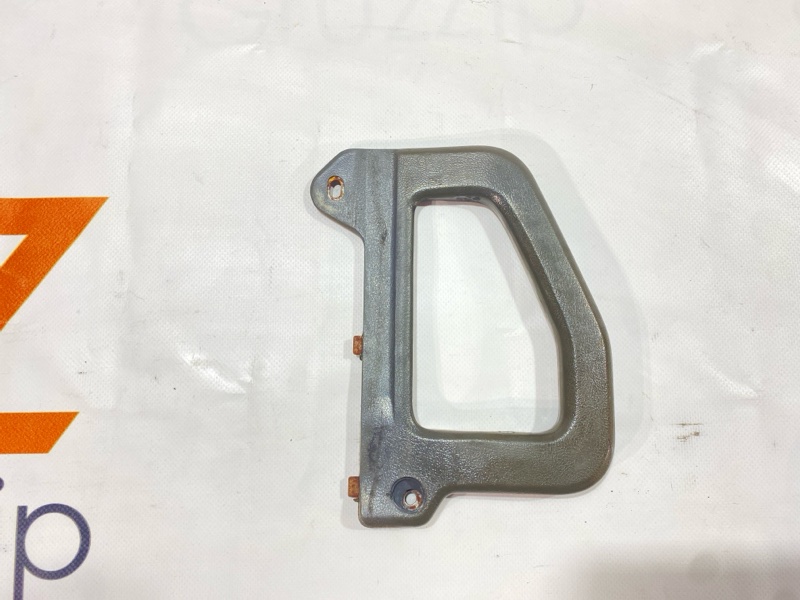 Ручка кабины Isuzu Giga CYJ77W6 6UZ1 2006 правая (б/у) Ручка кабины Isuzu Giga CYJ77W6 6UZ1 2006 правая (б/у)