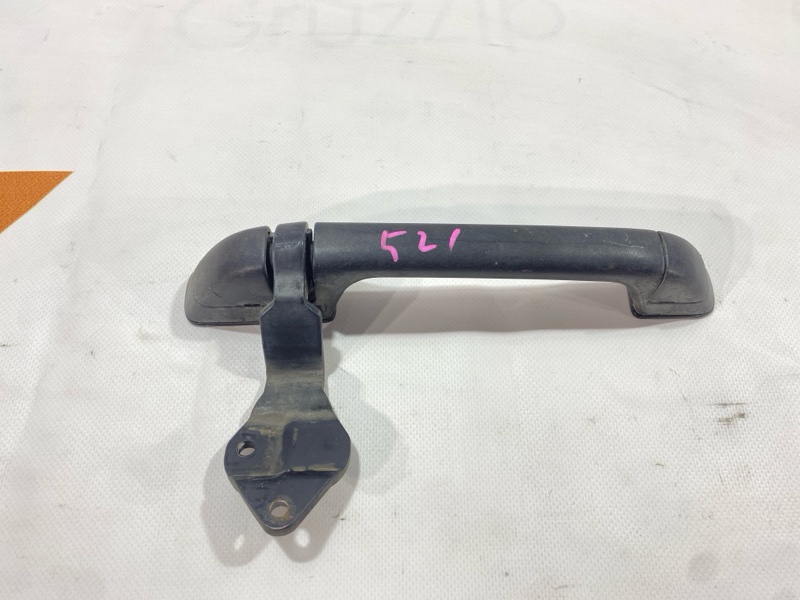 Ручка капота Isuzu Giga CYJ77W6 6UZ1 2006 правая (б/у) Ручка капота Isuzu Giga CYJ77W6 6UZ1 2006 правая (б/у)