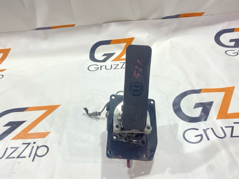 Педаль тормоза Isuzu Giga CYJ77W6 6UZ1 2006 (б/у)