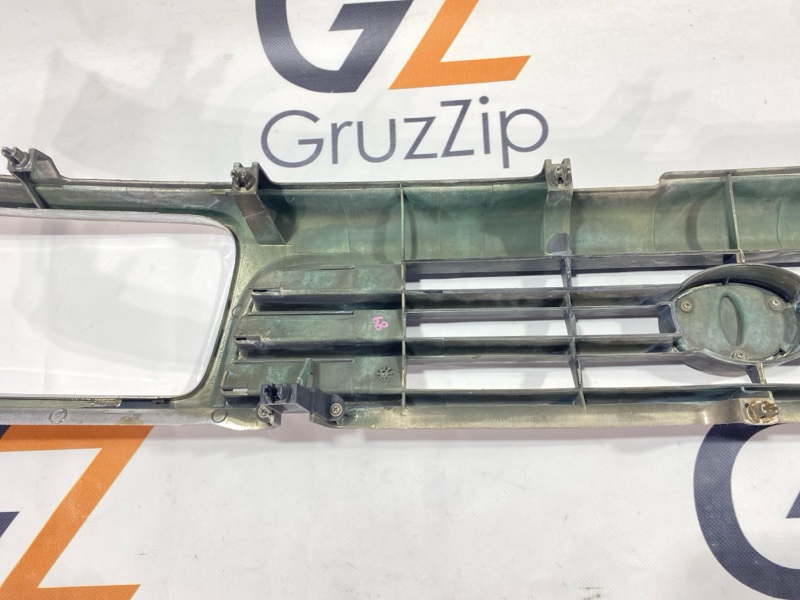 Решетка радиатора Toyota Hilux Surf KZN130W 1KZ-TE 1994 (б/у) Решетка радиатора Toyota Hilux Surf KZN130W 1KZ-TE 1994 (б/у)