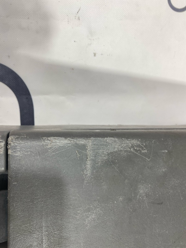 Бардачок между сидений Isuzu Giga CYJ77W6 6UZ1 2006 (б/у) Бардачок между сидений Isuzu Giga CYJ77W6 6UZ1 2006 (б/у)