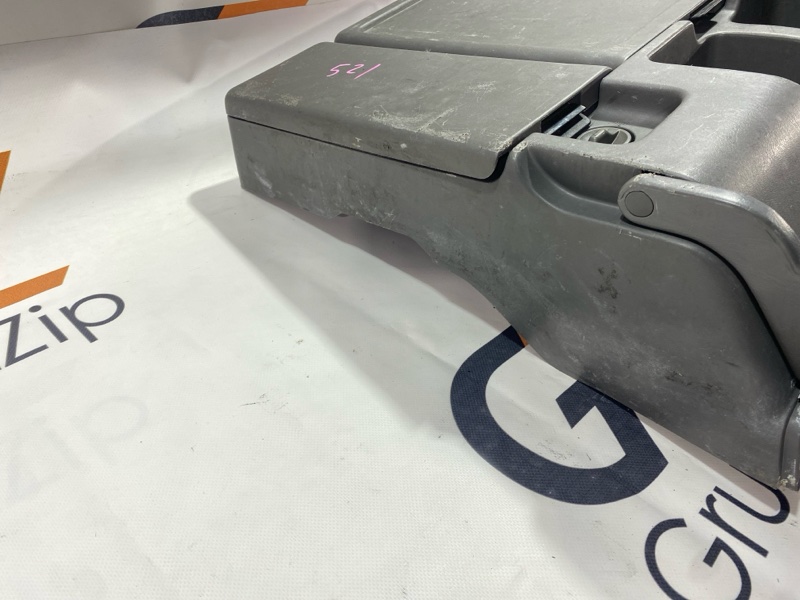 Бардачок между сидений Isuzu Giga CYJ77W6 6UZ1 2006 (б/у) Бардачок между сидений Isuzu Giga CYJ77W6 6UZ1 2006 (б/у)