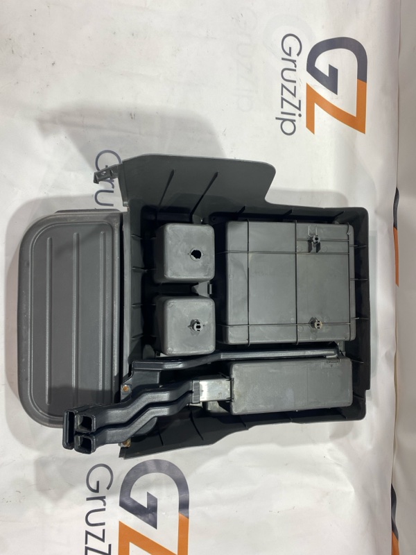 Бардачок между сидений Isuzu Giga CYJ77W6 6UZ1 2006 (б/у) Бардачок между сидений Isuzu Giga CYJ77W6 6UZ1 2006 (б/у)