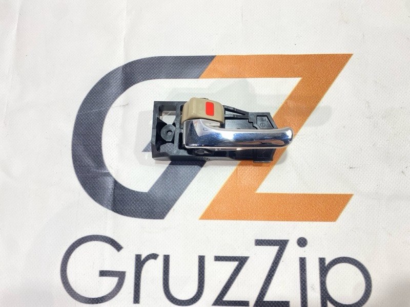 Ручка двери внутренняя Toyota Land Cruiser Cygnus UZJ100W 2UZ-FE 2000 задняя левая (б/у)