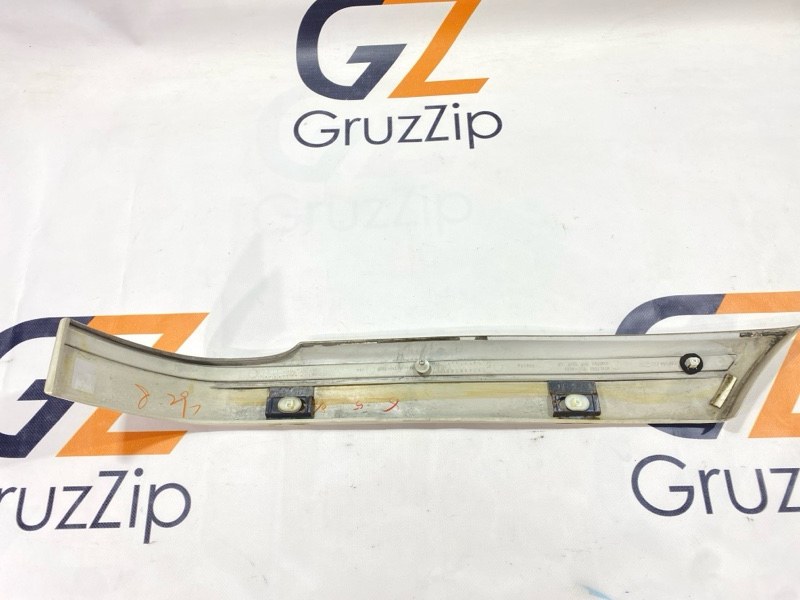 Накладка на крыло Toyota Land Cruiser Cygnus UZJ100W 2UZ-FE 2000 задняя левая (б/у) Накладка на крыло Toyota Land Cruiser Cygnus UZJ100W 2UZ-FE 2000 задняя левая (б/у)