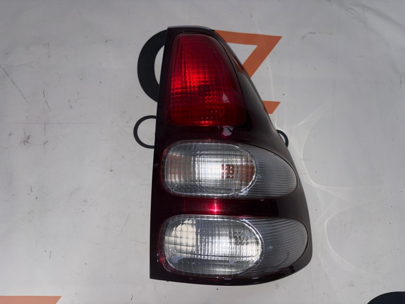 Стоп-сигнал Toyota Land Cruiser Prado VZJ121W 5VZ-FE 2004 правый (б/у)