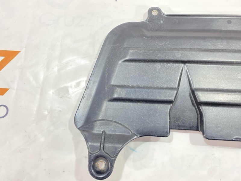 Защита двигателя Toyota Land Cruiser HDJ101K 1HD-FTE 2000 (б/у) Защита двигателя Toyota Land Cruiser HDJ101K 1HD-FTE 2000 (б/у)