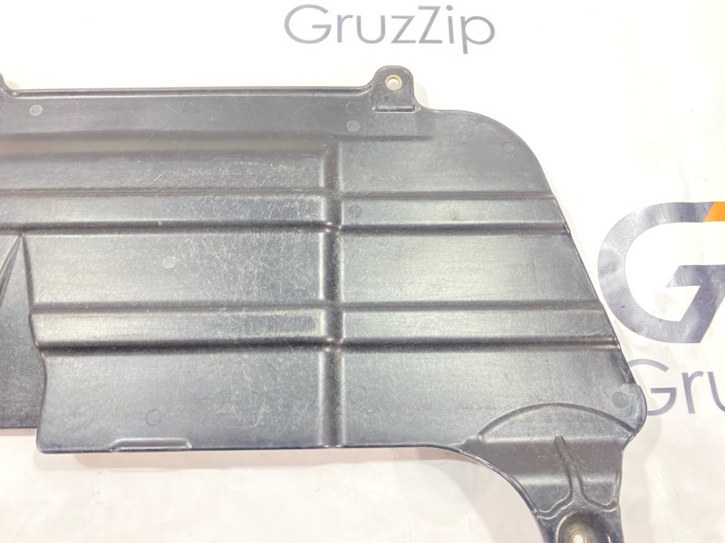 Защита двигателя Toyota Land Cruiser HDJ101K 1HD-FTE 2000 (б/у) Защита двигателя Toyota Land Cruiser HDJ101K 1HD-FTE 2000 (б/у)