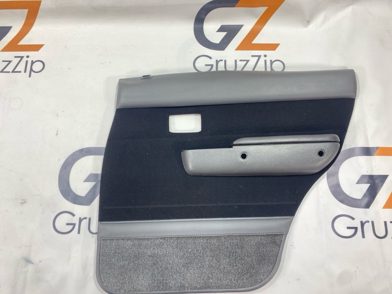 Дверная карта Toyota Hilux Surf KZN130W 1KZ-TE 1994 задняя правая (б/у)