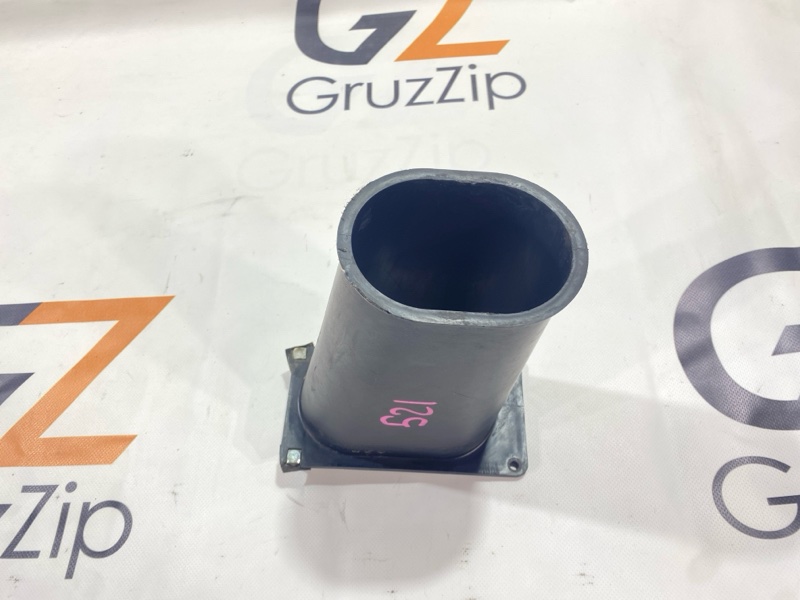 Кожух рулевой колонки Isuzu Giga CYJ77W6 6UZ1 2006 (б/у) Кожух рулевой колонки Isuzu Giga CYJ77W6 6UZ1 2006 (б/у)