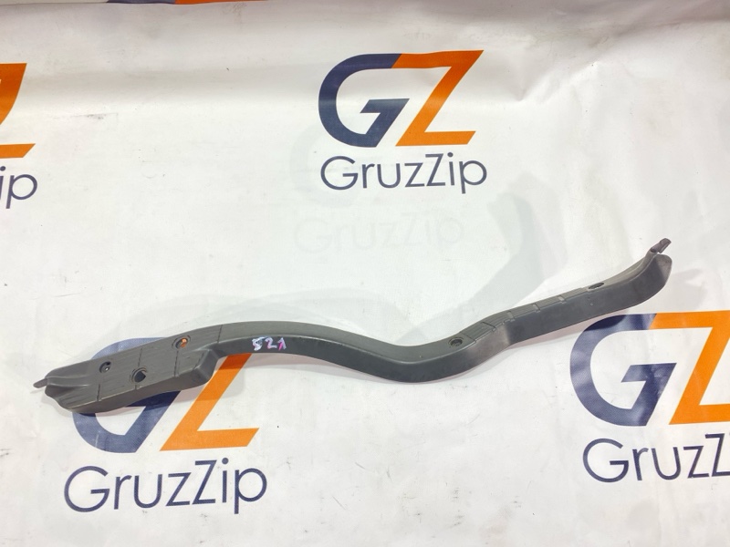 Порожек пластиковый Isuzu Giga CYJ77W6 6UZ1 2006 правый (б/у) Порожек пластиковый Isuzu Giga CYJ77W6 6UZ1 2006 правый (б/у)