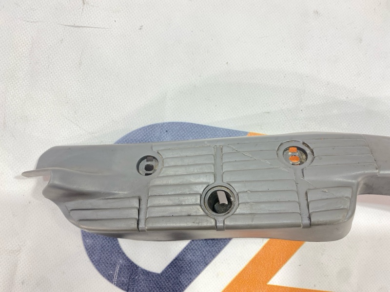 Порожек пластиковый Isuzu Giga CYJ77W6 6UZ1 2006 правый (б/у) Порожек пластиковый Isuzu Giga CYJ77W6 6UZ1 2006 правый (б/у)