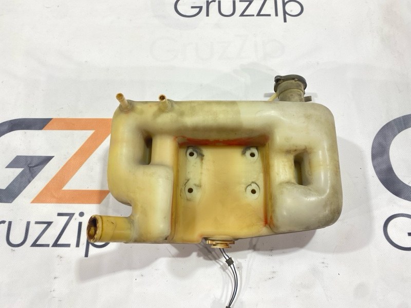 Бачок расширительный Isuzu Giga CYJ77W6 6UZ1 2006 (б/у) Бачок расширительный Isuzu Giga CYJ77W6 6UZ1 2006 (б/у)