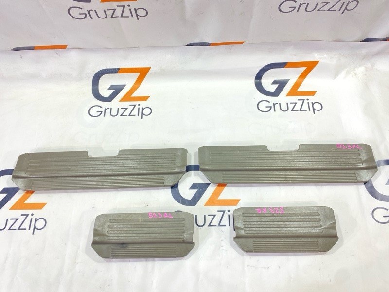 Порожек пластиковый Nissan Safari WGY61 TB45E 1998 (б/у) Порожек пластиковый Nissan Safari WGY61 TB45E 1998 (б/у)