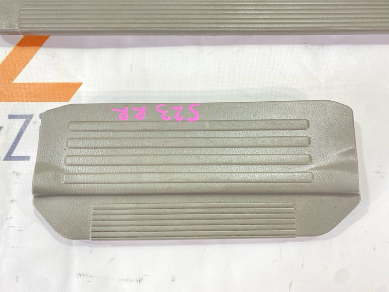 Порожек пластиковый Nissan Safari WGY61 TB45E 1998 (б/у) Порожек пластиковый Nissan Safari WGY61 TB45E 1998 (б/у)