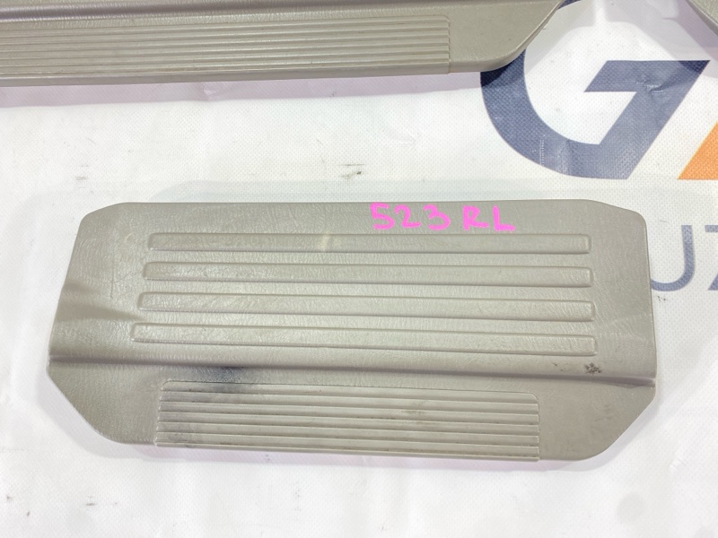 Порожек пластиковый Nissan Safari WGY61 TB45E 1998 (б/у) Порожек пластиковый Nissan Safari WGY61 TB45E 1998 (б/у)