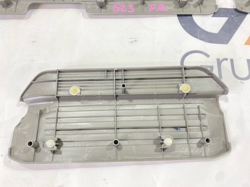 Порожек пластиковый Nissan Safari WGY61 TB45E 1998 (б/у) Порожек пластиковый Nissan Safari WGY61 TB45E 1998 (б/у)