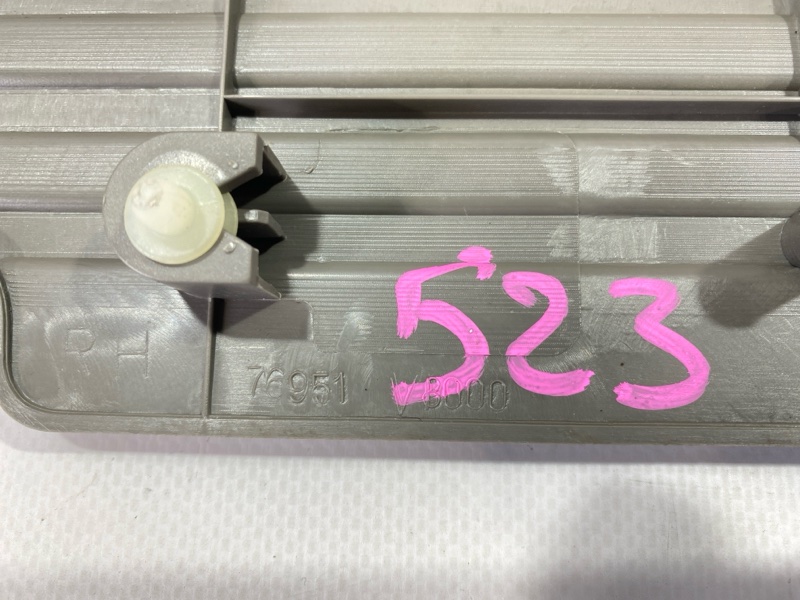 Порожек пластиковый Nissan Safari WGY61 TB45E 1998 (б/у) Порожек пластиковый Nissan Safari WGY61 TB45E 1998 (б/у)