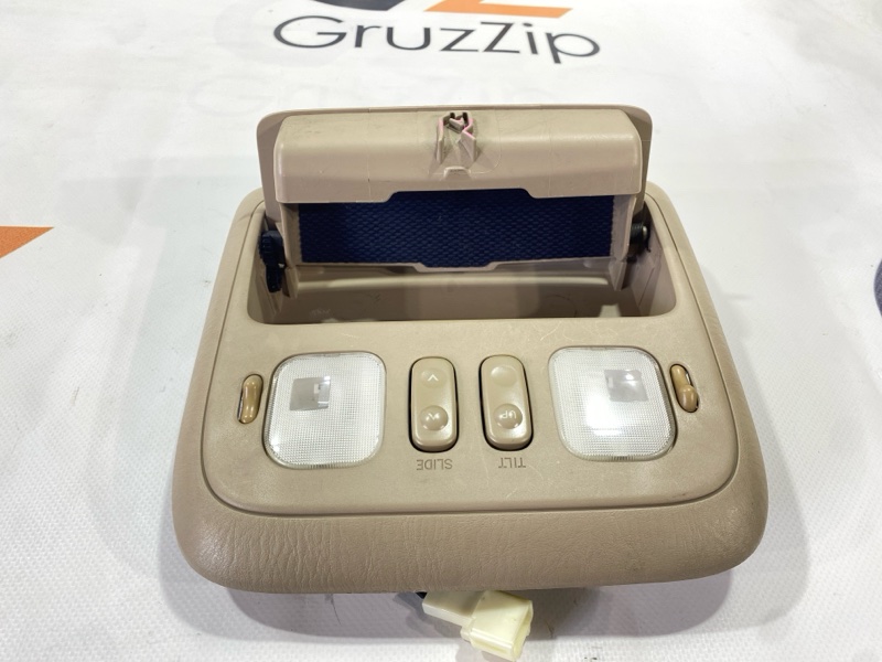 Плафон салона Toyota Land Cruiser Cygnus UZJ100W 2UZ-FE 2000 (б/у) Плафон салона Toyota Land Cruiser Cygnus UZJ100W 2UZ-FE 2000 (б/у)