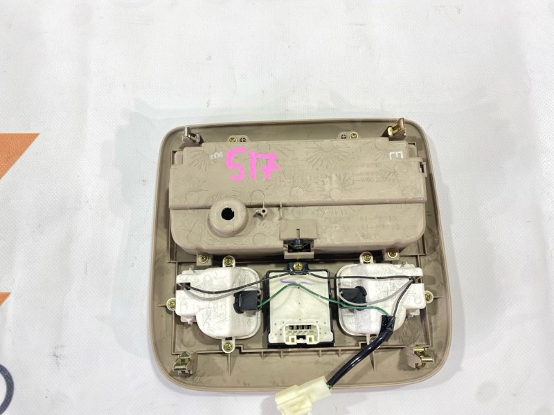 Плафон салона Toyota Land Cruiser Cygnus UZJ100W 2UZ-FE 2000 (б/у) Плафон салона Toyota Land Cruiser Cygnus UZJ100W 2UZ-FE 2000 (б/у)