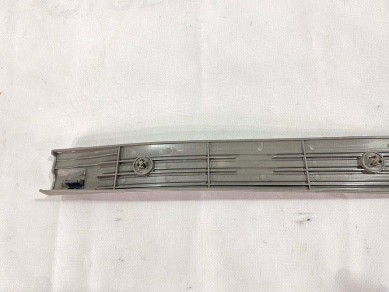 Накладка на порог багажника Nissan Safari WGY61 TB45E 1998 (б/у) Накладка на порог багажника Nissan Safari WGY61 TB45E 1998 (б/у)