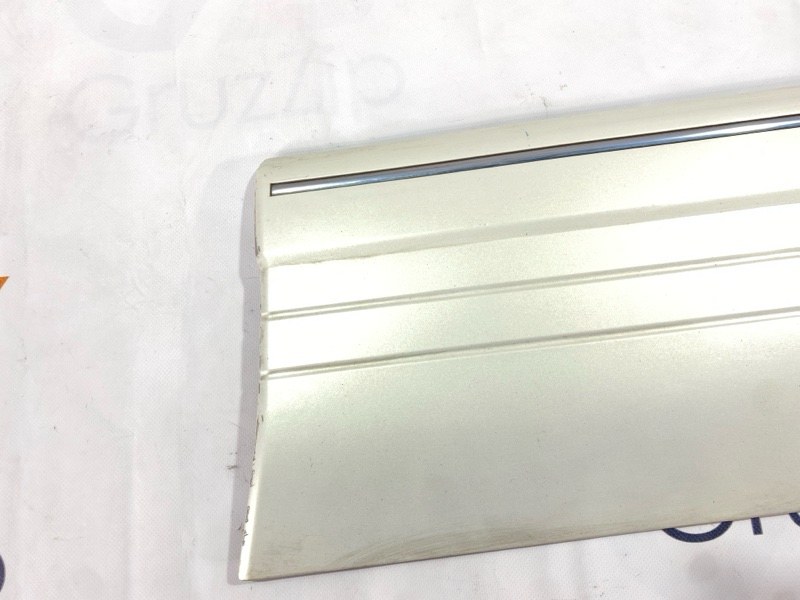 Накладка на дверь Toyota Land Cruiser Cygnus UZJ100W 2UZ-FE 2000 передняя правая (б/у) Накладка на дверь Toyota Land Cruiser Cygnus UZJ100W 2UZ-FE 2000 передняя правая (б/у)