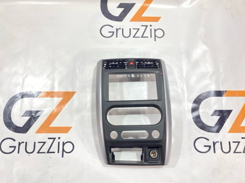 Консоль под магнитолу Suzuki Jimny Sierra JB43W M13A 2006 (б/у)