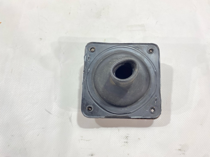 Кожух ручки переключения раздатки Toyota Land Cruiser Prado VZJ120W 5VZ-FE 2004 (б/у) Кожух ручки переключения раздатки Toyota Land Cruiser Prado VZJ120W 5VZ-FE 2004 (б/у)