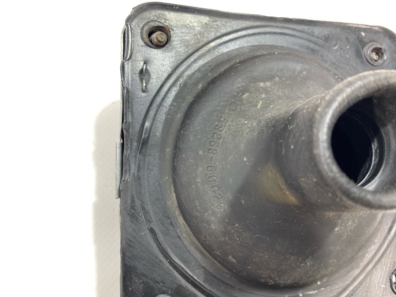Кожух ручки переключения раздатки Toyota Land Cruiser Prado VZJ120W 5VZ-FE 2004 (б/у) Кожух ручки переключения раздатки Toyota Land Cruiser Prado VZJ120W 5VZ-FE 2004 (б/у)
