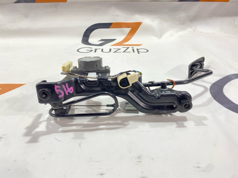 Педаль газа Toyota Land Cruiser HDJ101K 1HD-FTE 2000 (б/у) Педаль газа Toyota Land Cruiser HDJ101K 1HD-FTE 2000 (б/у)