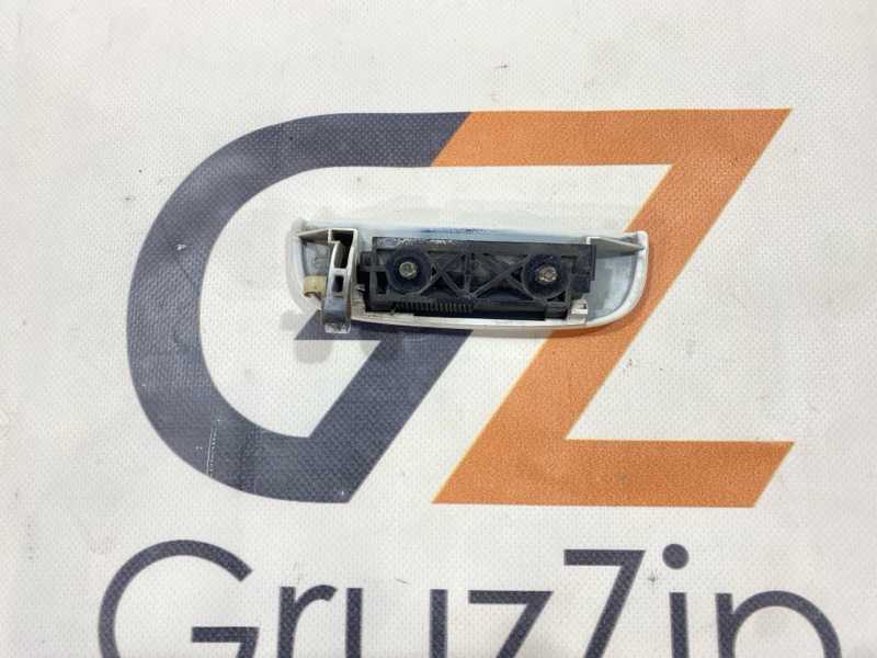 Ручка двери внешняя Suzuki Jimny Sierra JB43W M13A 2006 передняя правая (б/у) Ручка двери внешняя Suzuki Jimny Sierra JB43W M13A 2006 передняя правая (б/у)